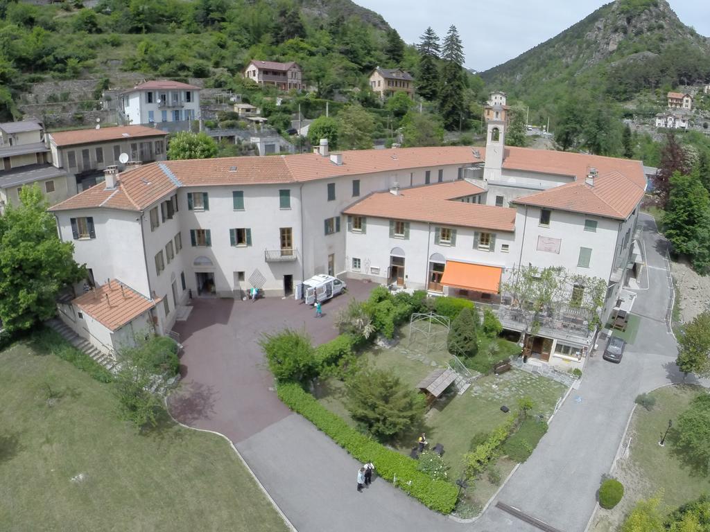 Le Prieure Hotel Saint-Dalmas-de-Tende Bagian luar foto
