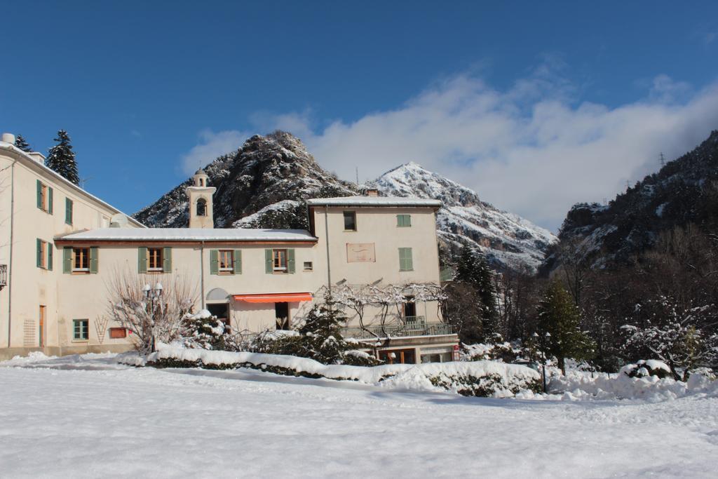 Le Prieure Hotel Saint-Dalmas-de-Tende Bagian luar foto