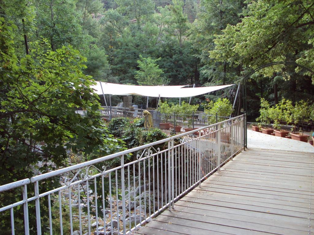 Le Prieure Hotel Saint-Dalmas-de-Tende Bagian luar foto