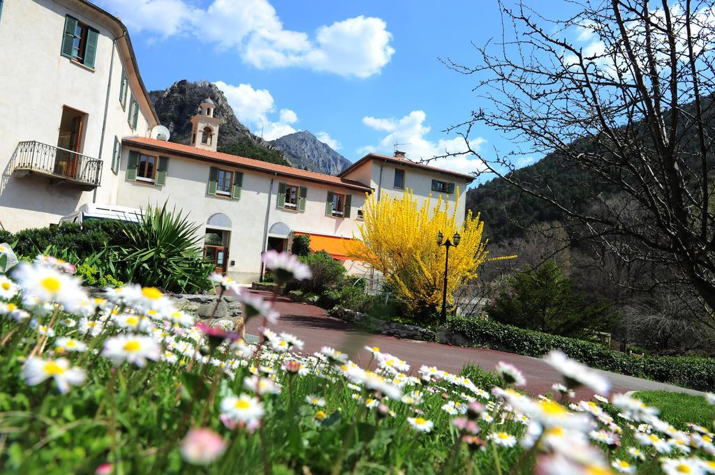 Le Prieure Hotel Saint-Dalmas-de-Tende Bagian luar foto