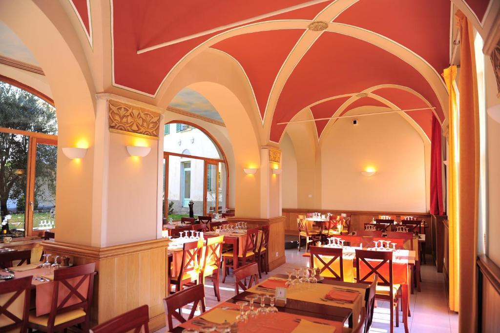Le Prieure Hotel Saint-Dalmas-de-Tende Bagian luar foto